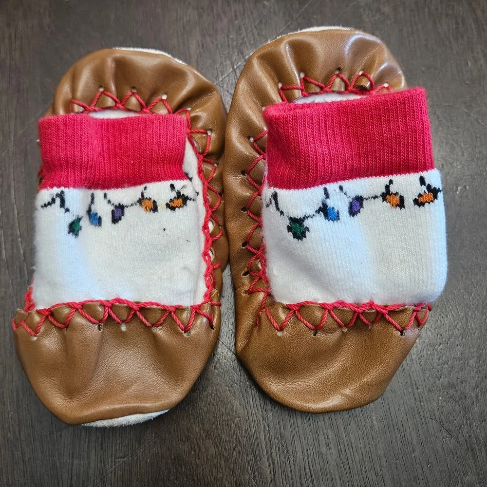 Hanna Andersson Peanuts Slipper Socks Kids 7-9 White Snoopy Christmas Moccasins